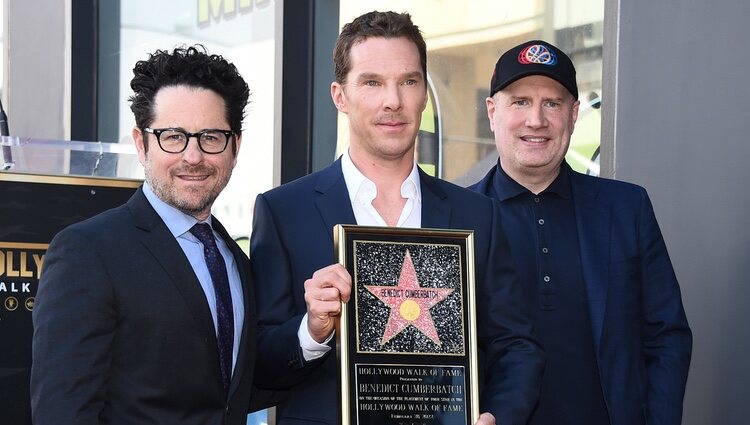 Benedict Cumberbatch con algunas amistades tras recibir su estrella del Paseo de la Fama en Hollywood