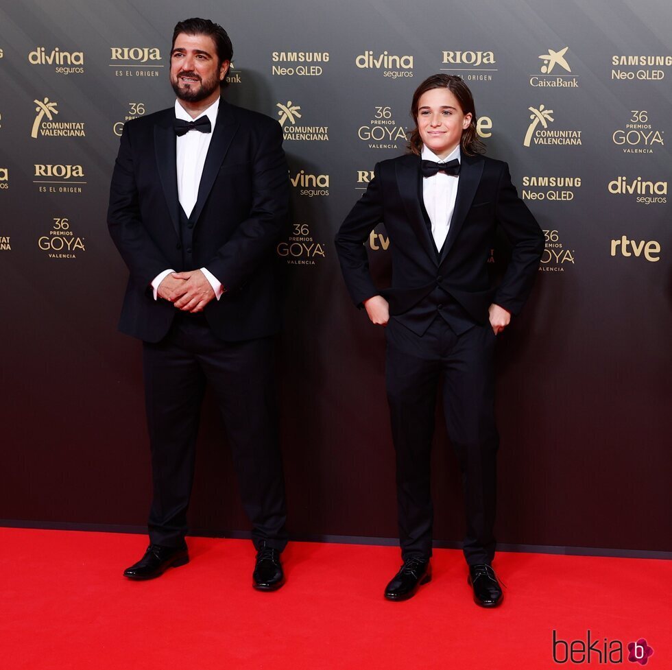 Antonio Orozco y su hijo Jan en los Premios Goya 2022
