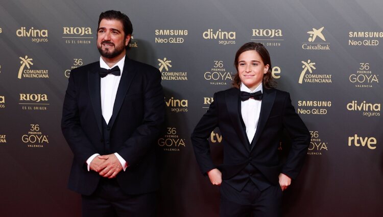 Antonio Orozco y su hijo Jan en los Premios Goya 2022