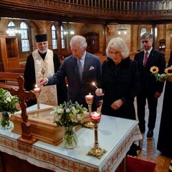 El Príncipe Carlos y Camilla Parker visitan la catedral Católica Ucraniana en Londres