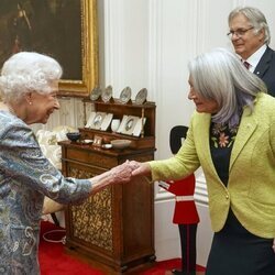 La Reina Isabel saludando a la Gobernadora de Canadá en Windsor Castle