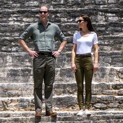 El Príncipe Guillermo y Kate Middleton en las ruinas de Caracol en Belice