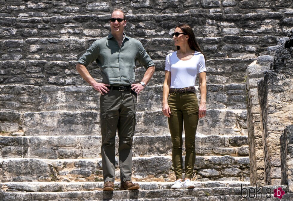 El Príncipe Guillermo y Kate Middleton en las ruinas de Caracol en Belice
