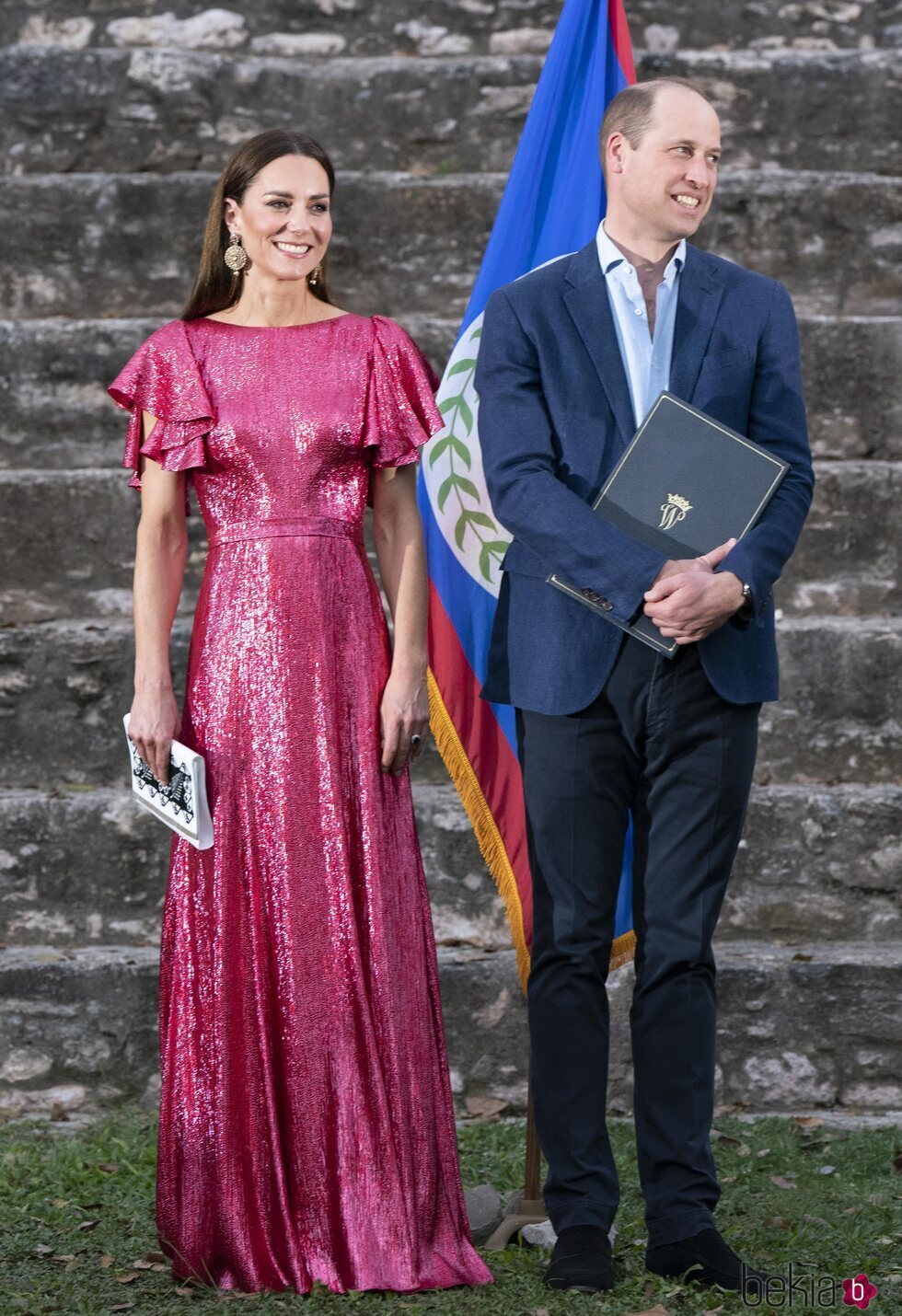 El Príncipe Guillermo y Kate Middleton en una recepción en su honor en Belice