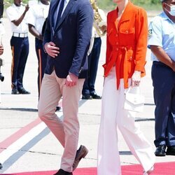 El Príncipe Guillermo y Kate Middleton en su despedida de Belice en su tour por el Jubileo de Platino