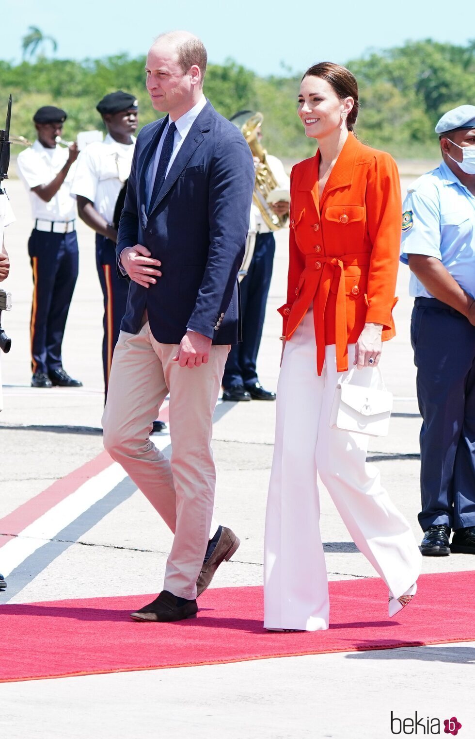 El Príncipe Guillermo y Kate Middleton en su despedida de Belice en su tour por el Jubileo de Platino