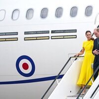 El Príncipe Guillermo y Kate Middleton a su llegada a Jamaica en su tour por el Jubileo de Platino