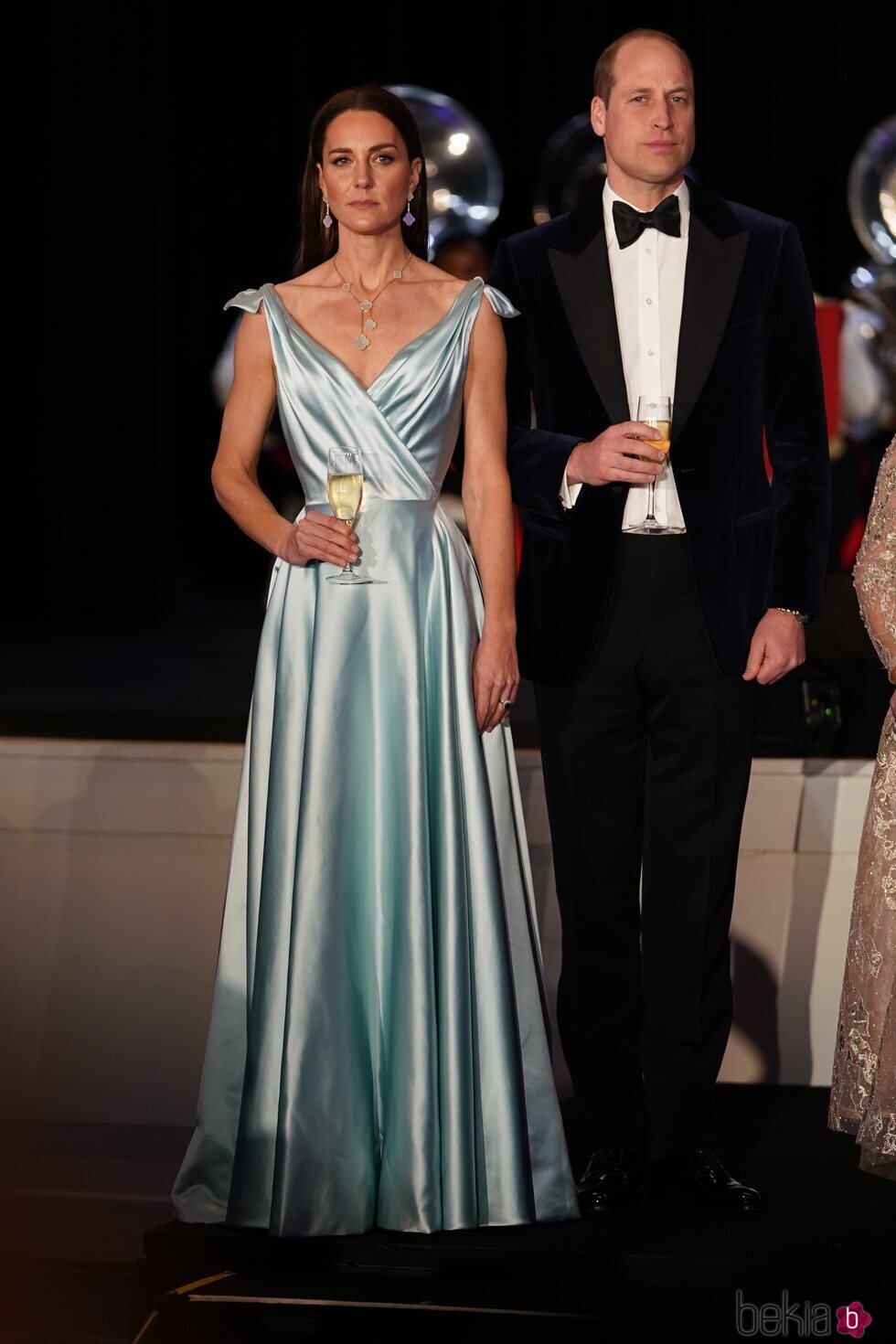 El Príncipe Guillermo y Kate Middleton en la recepción organizada por el Gobernador de Bahamas