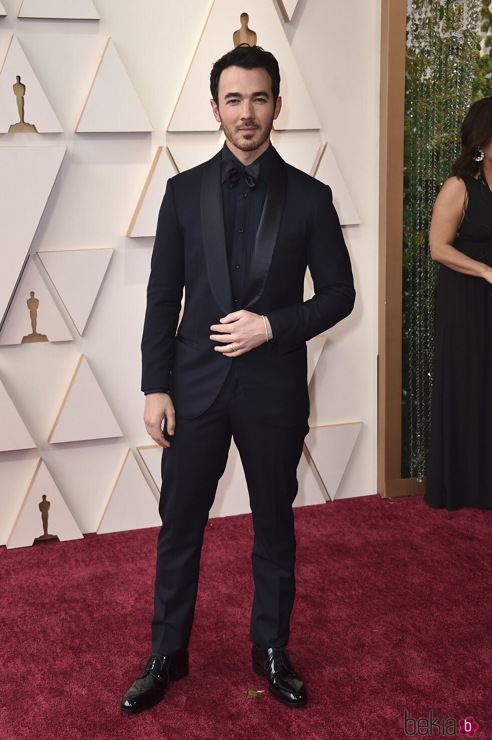 Kevin Jonas en la alfombra roja de los Premios Oscar 2022