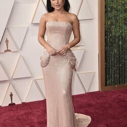 Becky G en la alfombra roja de los Premios Oscar 2022