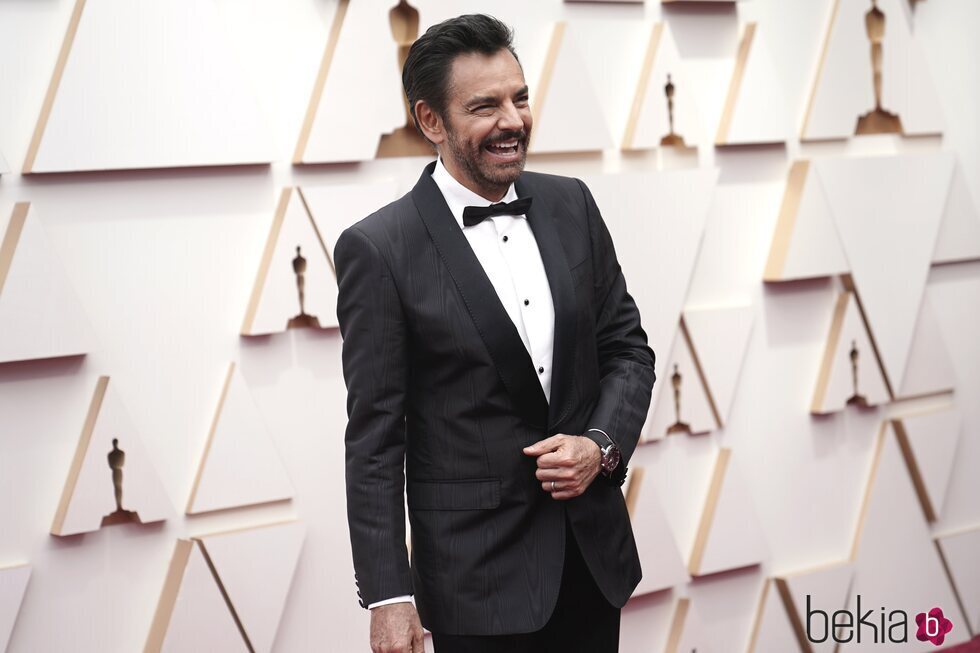 Eugenio Derbez en la alfombra roja de los Premios Oscar 2022