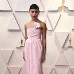 Zoe Kravitz en la alfombra roja de los Premios Oscar 2022