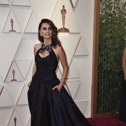 Penélope Cruz en la alfombra roja de los Premios Oscar 2022