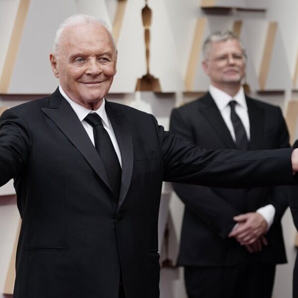 Anthony Hopkins En La Alfombra Roja De Los Premios Oscar 2022 Alfombra Roja Y Gala De Los