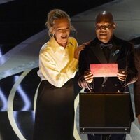 Uma Thurman, Samuel L. Jackson y John Travolta en los Premios Oscar 2022