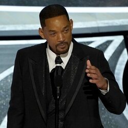 Will Smith llorando tras recibir un premio en los Oscar 2022