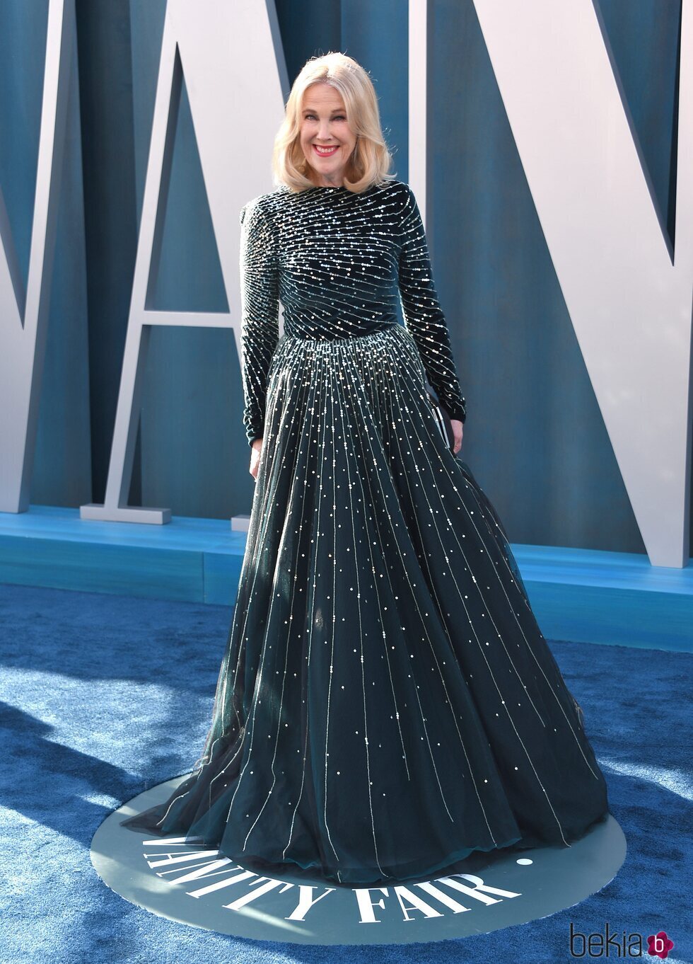 Catherine O'Hara en la fiesta de Vanity Fair tras los Premios Oscar 2022