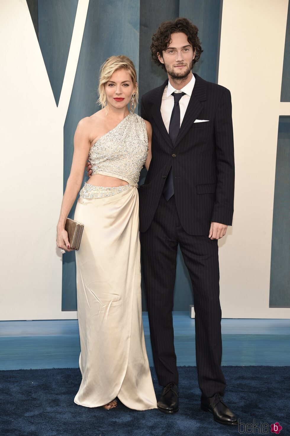 Sienna Miller y Oli Green en la fiesta de Vanity Fair tras los Premios Oscar 2022