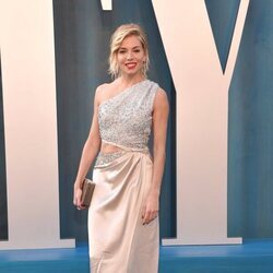Sienna Miller en la fiesta de Vanity Fair tras los Premios Oscar 2022