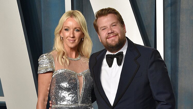 James Corden y Julia Carey en la fiesta de Vanity Fair tras los Premios Oscar 2022