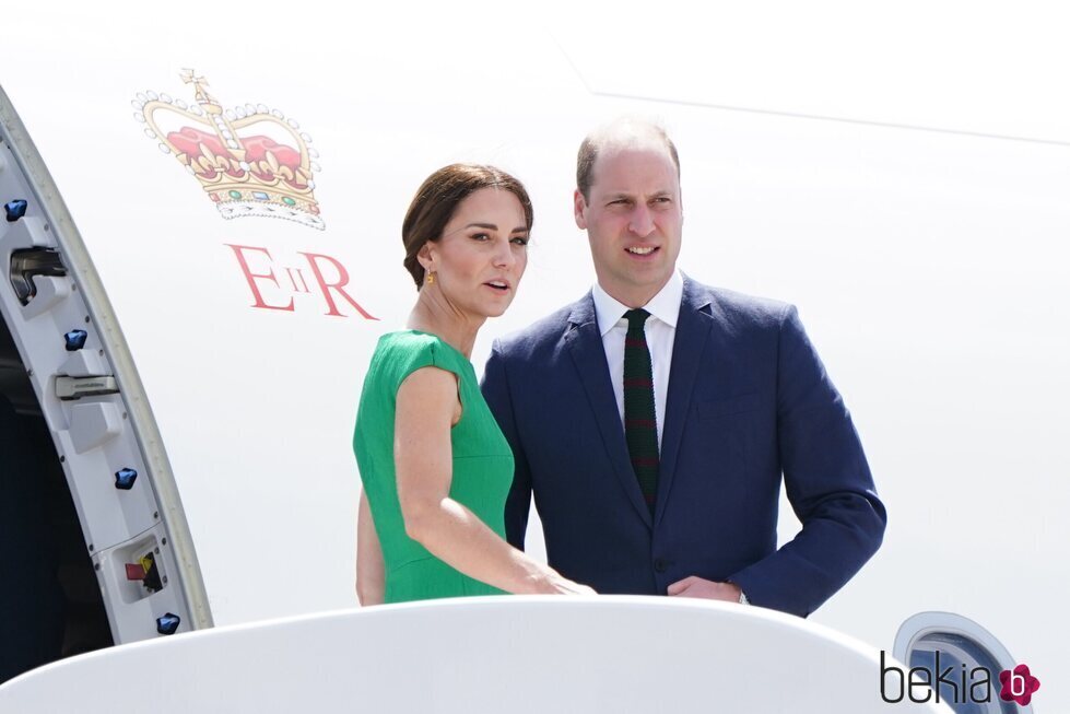 El Príncipe Guillermo y Kate Middleton en su despedida de Jamaica