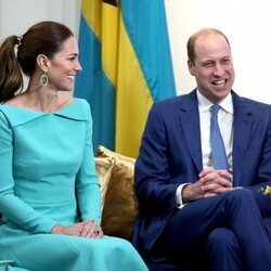 El Príncipe Guillermo y Kate Middleton muy sonrientes en Las Bahamas