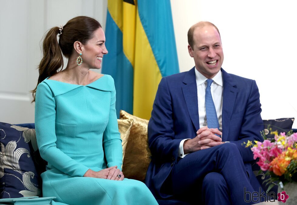 El Príncipe Guillermo y Kate Middleton muy sonrientes en Las Bahamas