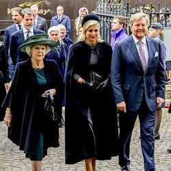 Guillermo Alejandro y Máxima de Holanda, Beatriz de Holanda, Pablo de Grecia y Felipe de Grecia en el homenaje al Duque de Edimburgo