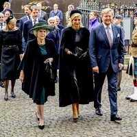 Pablo y Marie Chantal de Grecia, Beatriz de Holanda, Guillermo Alejandro y Máxima de Holanda en el homenaje al Duque de Edimburgo