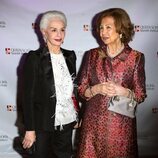 La Reina Sofía con Carolina Herrera en los premios Sophia a la Excelencia en Nueva York