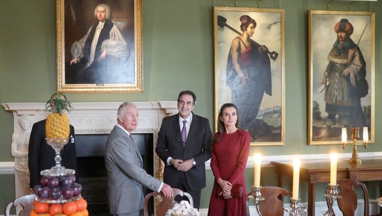 La Reina Letizia y el Príncipe Carlos en su visita a la Colección 'Zurbarán. las doce tribus de Israel: Jacob y sus hijos' en el Castillo de Auckland