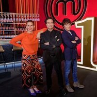 Samantha Vallejo-Nágera, Pepe Rodríguez y Jordi Cruz festejando el décimo aniversario de 'Masterchef'