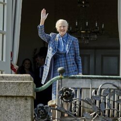 La Reina Margarita de Dinamarca en su retrato oficial de su 82 cumpleaños