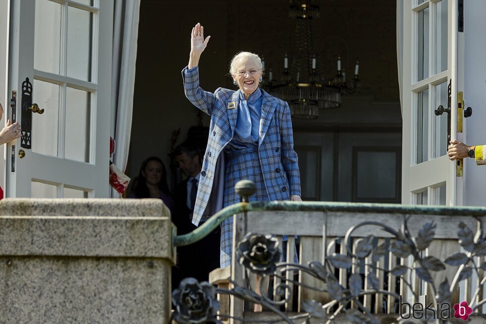 La Reina Margarita de Dinamarca en su retrato oficial de su 82 cumpleaños