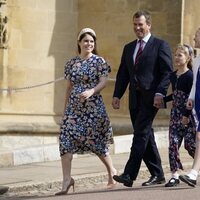 La Princesa Eugenia de York con Peter Phillips y sus hijas Isla y Savannah en la misa del Domingo de Resurrección