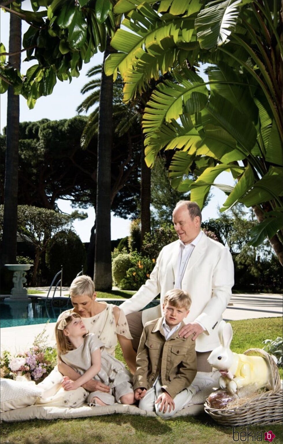 Alberto y Charlene de Mónaco con sus hijos Jacques y Gabriella de Mónaco en Pascua 2022