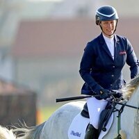 Zara Phillips montando a caballo en un concurso hípico en Norfolk