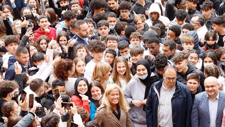 La Princesa Leonor con estudiantes del Instituto Julio Verne de Leganés en una Jornada sobre Juventud y Ciberseguridad