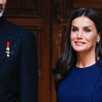 La Reina Letizia sonríe sin mascarilla en la entrega del Premio Cervantes 2021