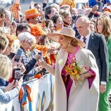 Máxima de Holanda saludando a la ciudadanía en el Día del Rey 2022 en Maastricht