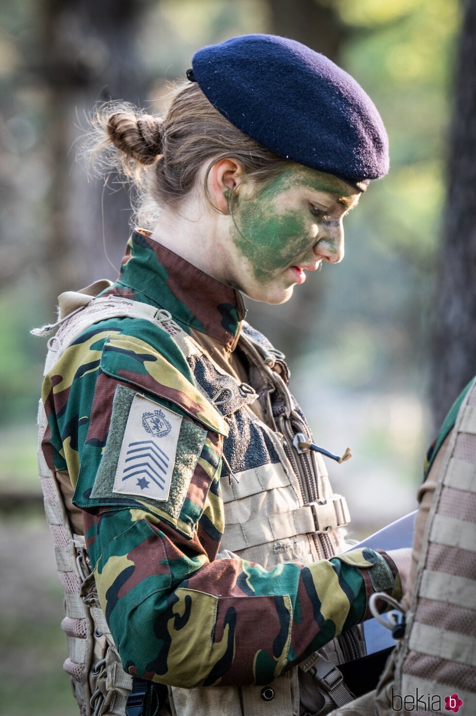 Isabel de Bélgica, de camuflaje en unas prácticas militares en Leopoldsburg