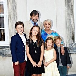 Christian, Isabel, Vicente y Josefina de Dinamarca con su abuelo materno y su esposa