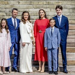 Federico y Mary de Dinamarca, Christian, Isabel, Vicente y Josefina de Dinamarca en la Confirmación de Isabel de Dinamarca