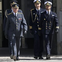 Carlos Gustavo de Suecia y Carlos Felipe de Suecia en el 76 cumpleaños del Rey de Suecia