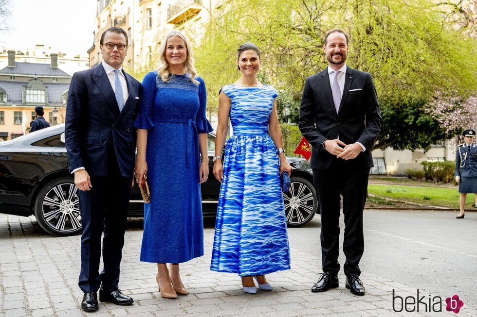 Victoria y Daniel de Suecia y Haakon y Mette-Marit de Noruega en una recepción en Estocolmo por la visita oficial de Haakon y Mette-Marit de Noruega a Suec