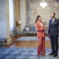Victoria de Suecia y Haakon de Noruega muestran su complicidad antes de su viaje a Gotemburgo