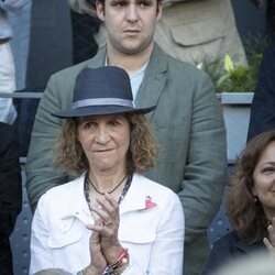 La Infanta Elena y su hijo Froilán en la final del Mutua Madrid Open 2022