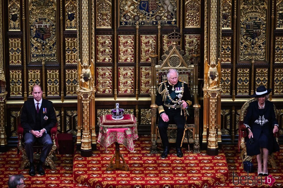 El Príncipe Carlos, Camilla Parker y el Príncipe Guillermo en la Apertura del Parlamento 2022