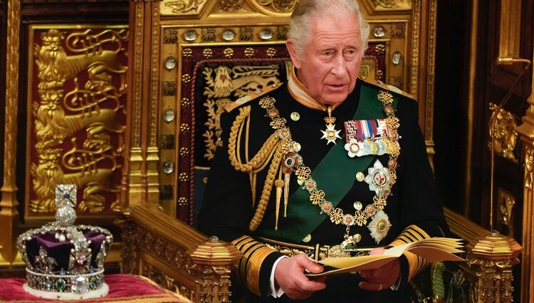 El Príncipe Carlos leyendo el discurso en la Apertura del Parlamento 2022