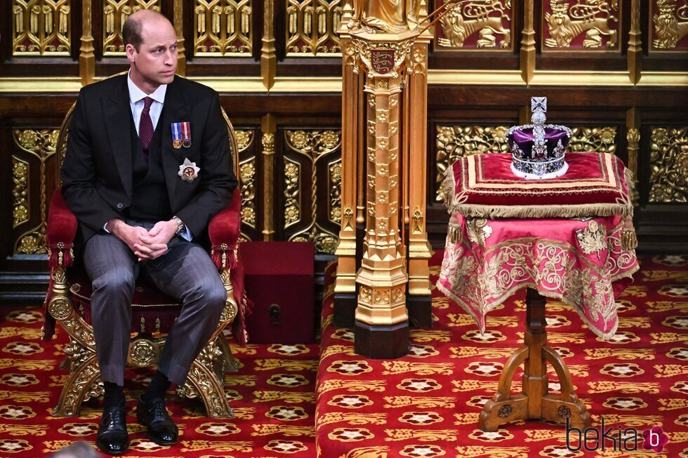 El Príncipe Guillermo junto a la Corona Imperial en la Apertura del Parlamento 2022